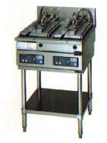 「組み合わせ例」： 電気自動餃子焼器 MAZE-44 ＋ 専用架台 MAZE-65T