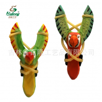 厂家定制创意木雕动物弹弓手工彩绘原实木弹弓库存儿童玩具弹弓