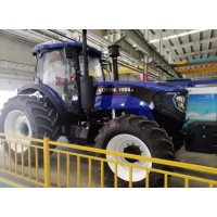 Tractor  LOVOL1304